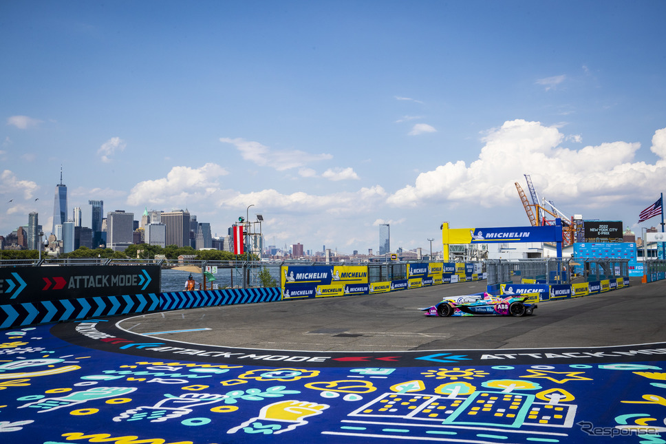 速さだけでなく効率の良い走りが求められるFE《画像 Formula E》