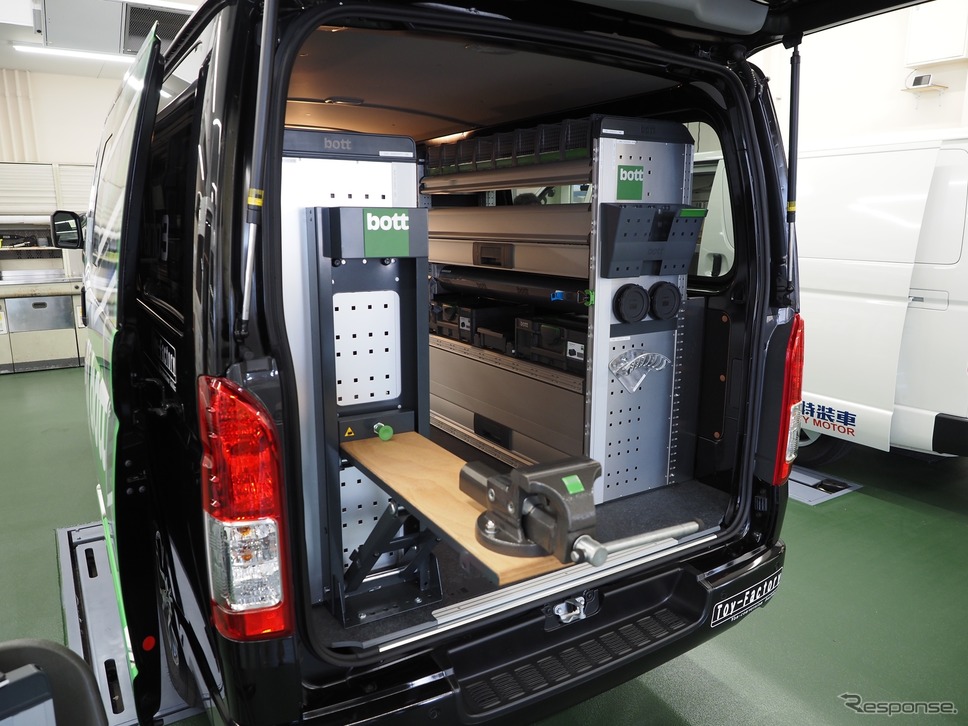 多数の工具の運搬用に収納に特化した展示車両《写真撮影 家本浩太》