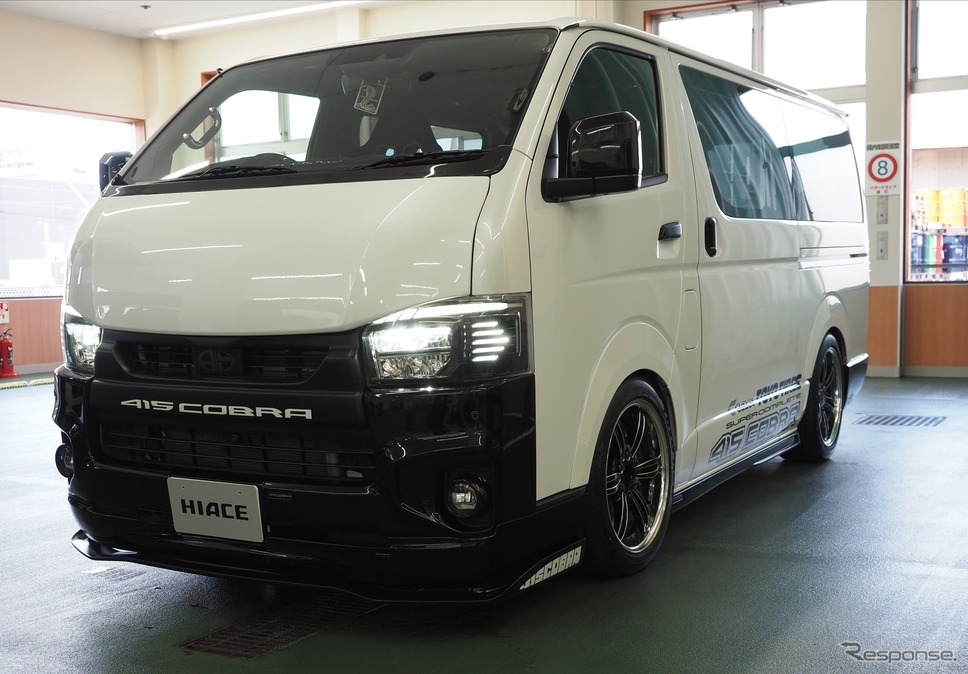 「415コブラ」のデモカー《写真撮影 家本浩太》