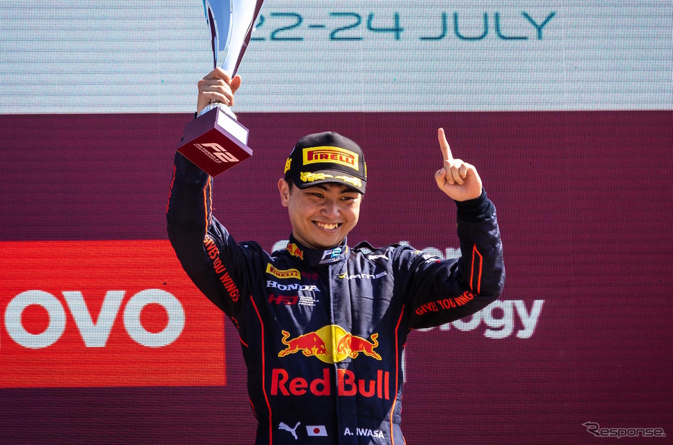 岩佐歩夢がF2初優勝を達成。《Photo by Red Bull》