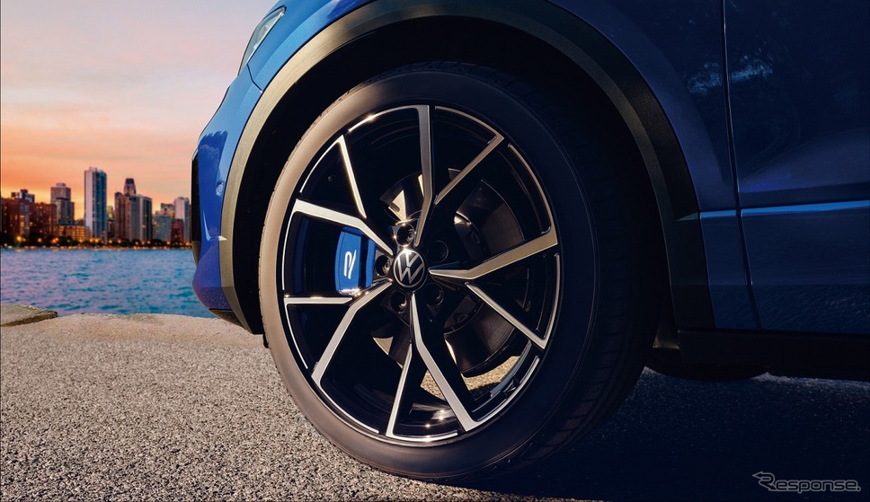 VW TロックR 19インチホイール/ブルーブレーキキャリパー《写真提供 フォルクスワーゲンジャパン》