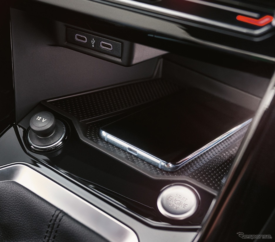 VW Tロック スマートフォン ワイヤレスチャージング《写真提供 フォルクスワーゲンジャパン》