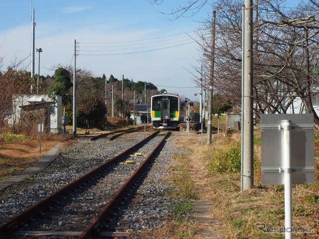 久留里線の終点・上総亀山駅。首都圏に近い線区では同線の久留里〜上総亀山間の輸送密度が極端に低く、2019年度は85人、2020年度は62人。木更津〜久留里間は1000人を超えているだけに、同じ路線でも極端な差がある。《写真提供 写真AC》