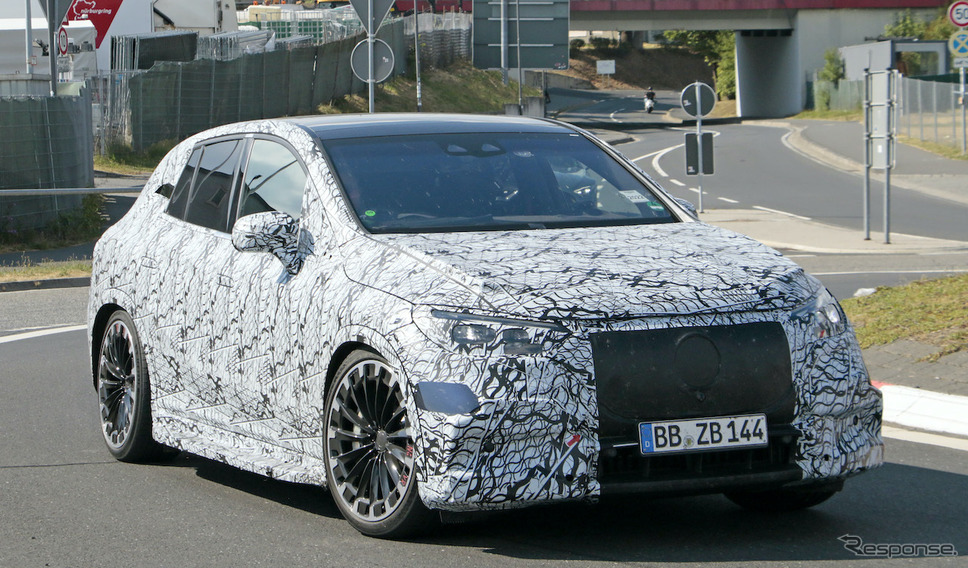 メルセデス AMG EQE 53 SUV プロトタイプ(スクープ写真)《APOLLO NEWS SERVICE》