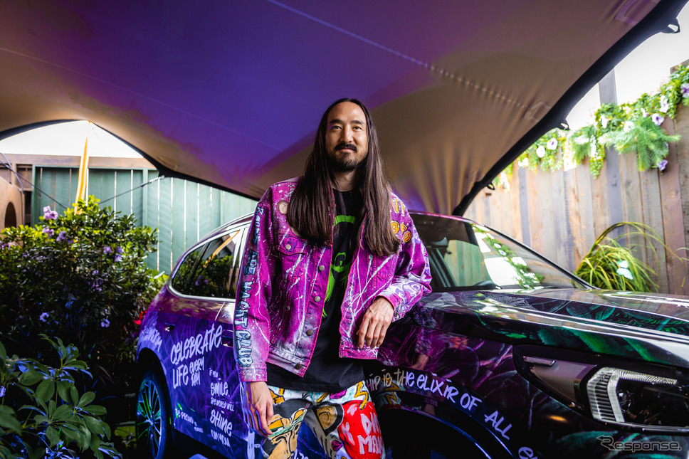 BMW iX1 のアートカーとスティーブ・アオキ氏《photo by BMW》