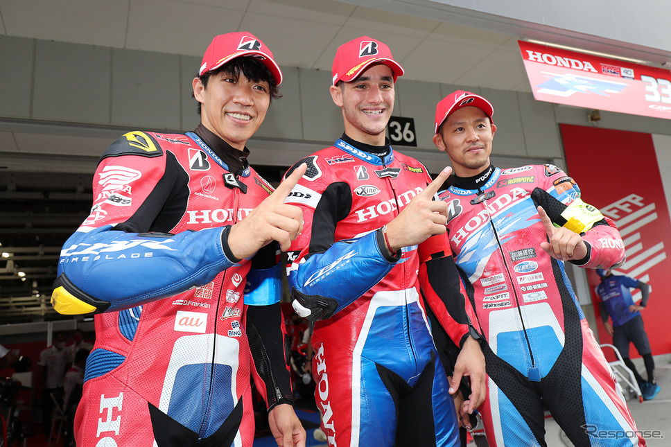 ポールポジションを獲得した#33 Team HRC（左から長島哲太、I・レクオーナ、高橋巧）《撮影 竹内英士》