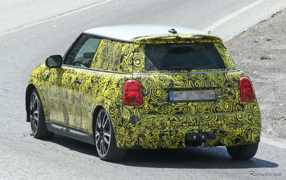 MINI JCW 改良新型プロトタイプ(スクープ写真)《APOLLO NEWS SERVICE》