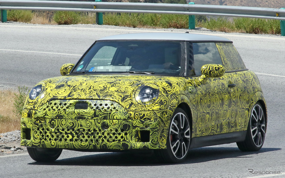MINI JCW 改良新型プロトタイプ(スクープ写真)《APOLLO NEWS SERVICE》