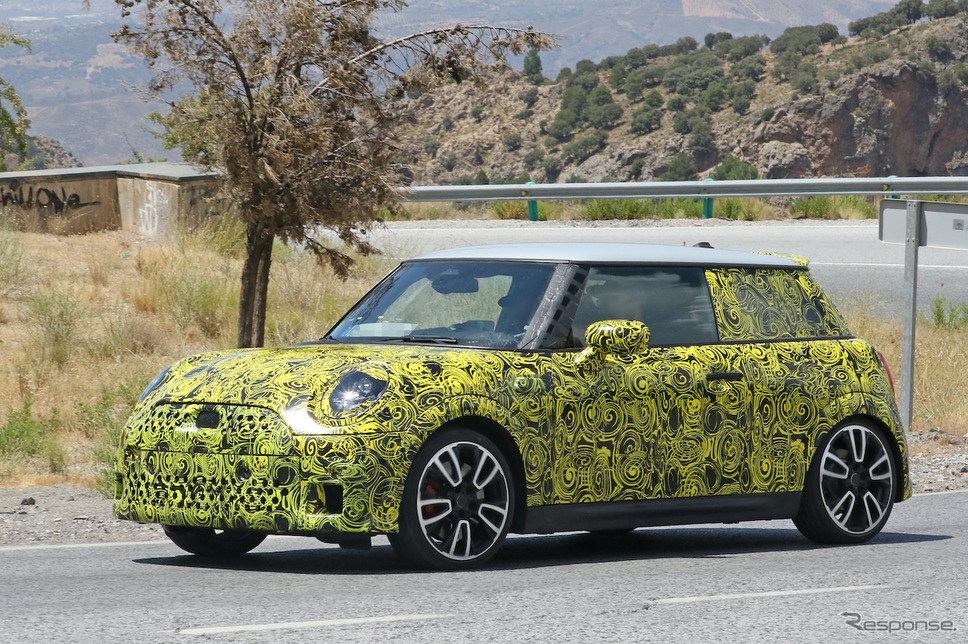 MINI JCW 改良新型プロトタイプ(スクープ写真)《APOLLO NEWS SERVICE》
