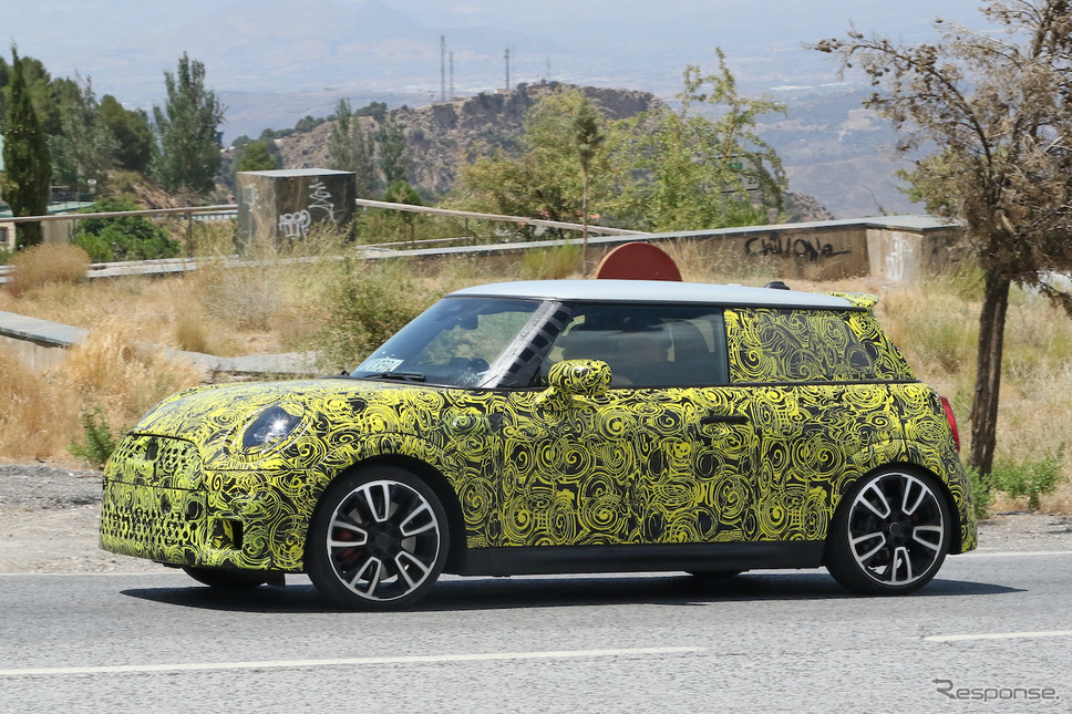 MINI JCW 改良新型プロトタイプ(スクープ写真)《APOLLO NEWS SERVICE》
