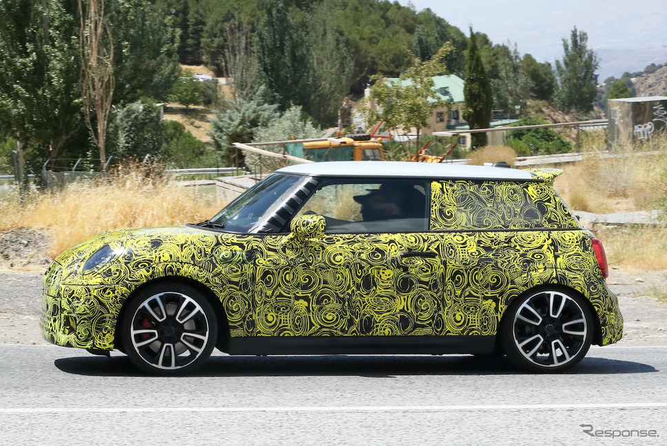MINI JCW 改良新型プロトタイプ(スクープ写真)《APOLLO NEWS SERVICE》
