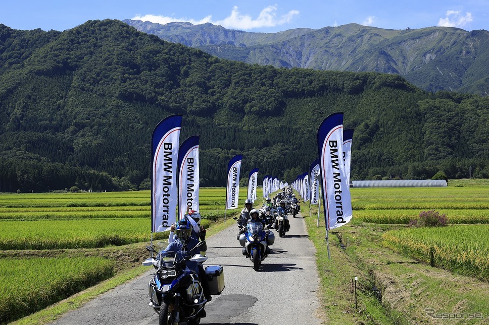 セーフティー・ライダーパレード in 白馬村(2019年の様子)《写真提供 ビー・エム・ダブリュー》