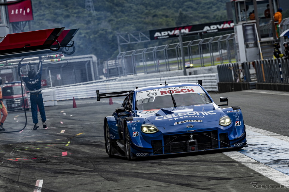 2位の#12 カルソニック IMPUL Z(平峰一貴/ベルトラン・バゲット)《写真撮影 益田和久》