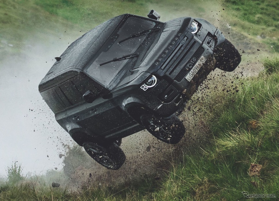 映画『007/ノー・タイム・トゥ・ダイ』に登場したランドローバー・ディフェンダー《photo by Jaguar Land Rover》