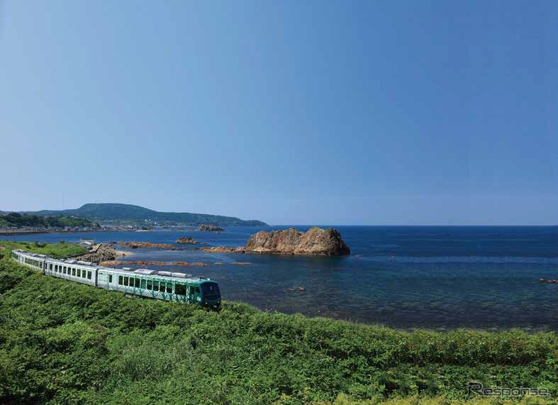 全列車運休が続いている五能線の観光列車『リゾートしらかみ』。《写真提供 東日本旅客鉄道秋田支社》