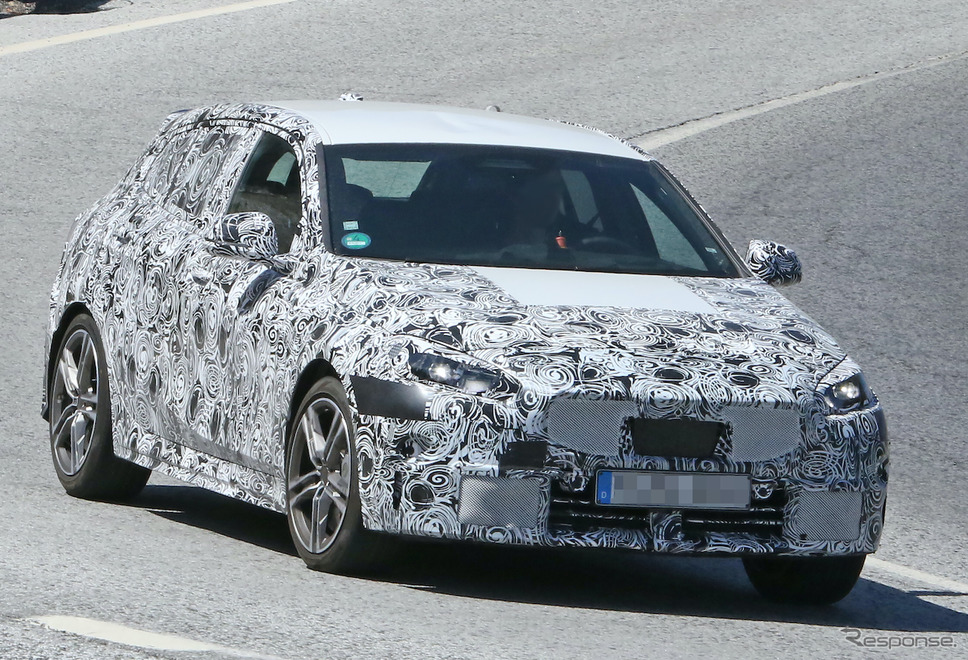 BMW 1シリーズ Mパフォーマンスのプロトタイプ(スクープ写真)《APOLLO NEWS SERVICE》