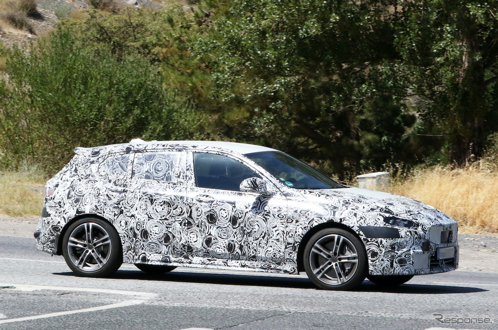BMW 1シリーズ Mパフォーマンスのプロトタイプ(スクープ写真)《APOLLO NEWS SERVICE》