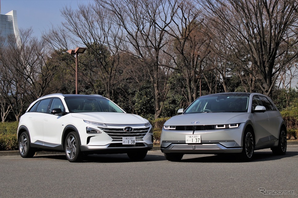 ヒョンデ ネッソ(左)とアイオニック5(右)《写真撮影 内田俊一》