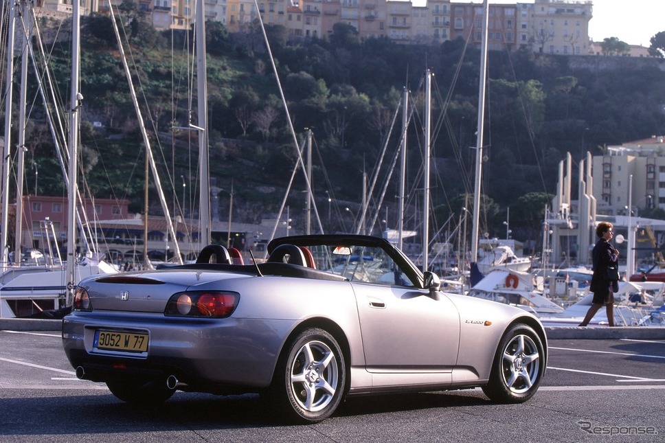 旧車の例:ホンダS2000(1999年)《写真提供 ホンダ》