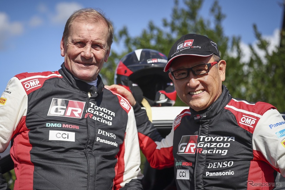 世界ラリー選手権（WRC）第9戦（ベルギー）で水素エンジン車「GRヤリス」でデモ走行したユハ・カンクネン（Juha ankkunen）氏とモリゾウ《写真提供 トヨタ自動車》