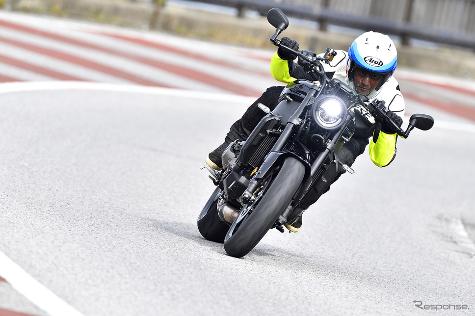 ヤマハ XSR900《写真撮影 真弓悟志》