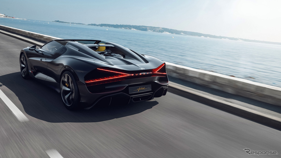 ブガッティのロードスター「ミストラル」《photo by Bugatti》