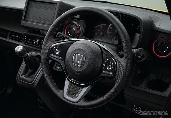 ホンダN-ONE RS:専用本革巻ステアリングホイール《写真提供 ホンダ》