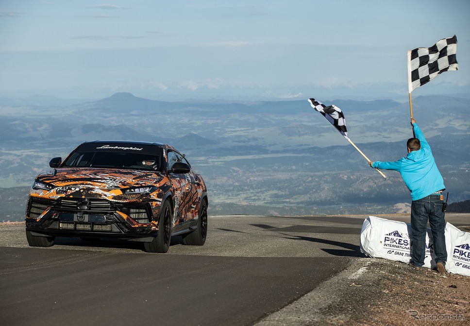 ランボルギーニ・ウルス・ペルフォルマンテ のパイクスピークのSUV新記録車両《photo by Lamborghini》
