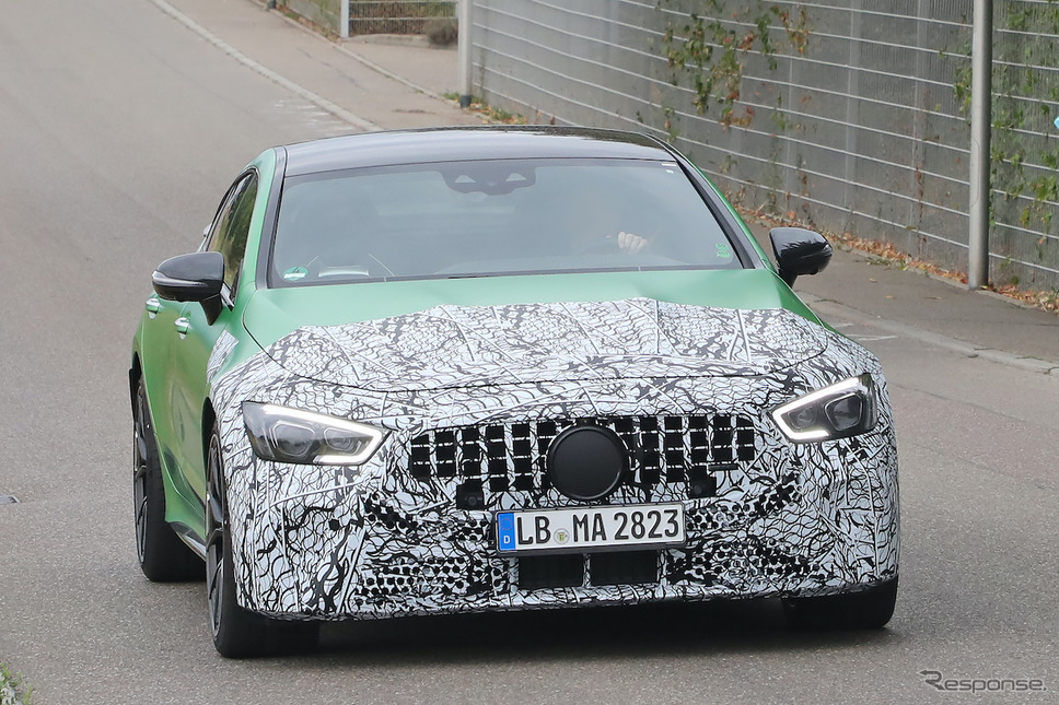 メルセデスAMG GT 4ドアクーペ 改良新型プロトタイプ（スクープ写真）《APOLLO NEWS SERVICE》