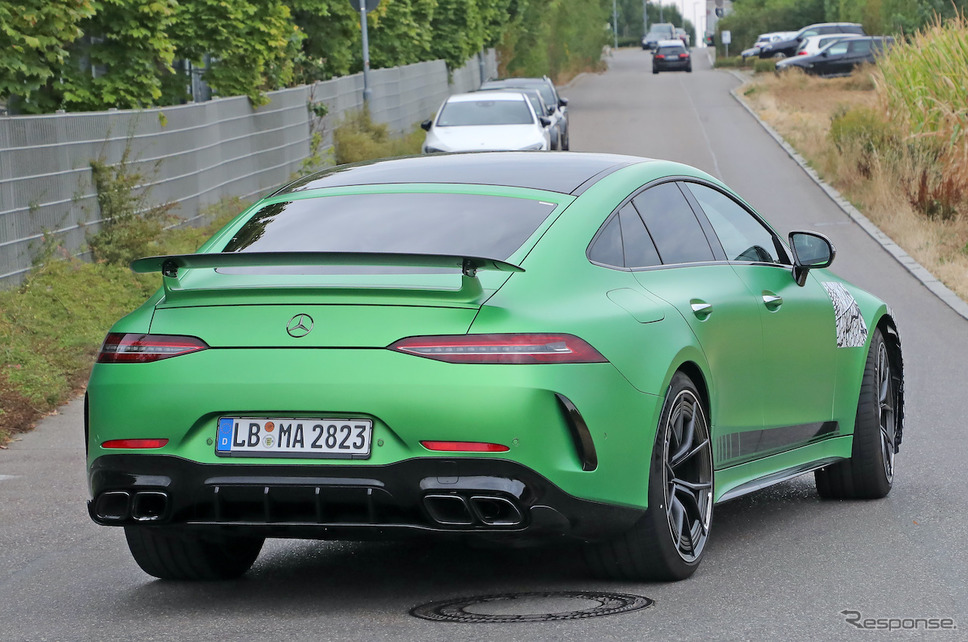 メルセデスAMG GT 4ドアクーペ 改良新型プロトタイプ（スクープ写真）《APOLLO NEWS SERVICE》