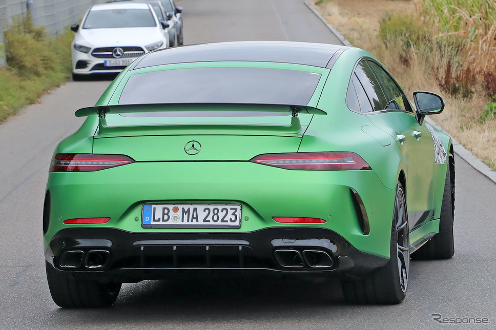 メルセデスAMG GT 4ドアクーペ 改良新型プロトタイプ（スクープ写真）《APOLLO NEWS SERVICE》