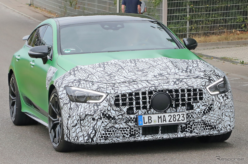 メルセデスAMG GT 4ドアクーペ 改良新型プロトタイプ（スクープ写真）《APOLLO NEWS SERVICE》