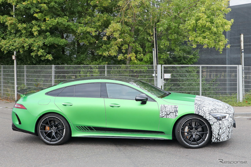 メルセデスAMG GT 4ドアクーペ 改良新型プロトタイプ（スクープ写真）《APOLLO NEWS SERVICE》
