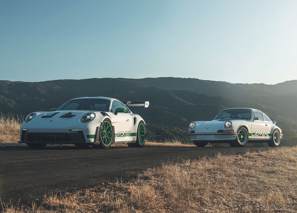 ポルシェ 911 GT3 RS 新型の「トリビュートtoカレラRSパッケージ」とポルシェ 911 カレラ RS 2.7《photo by Porsche》