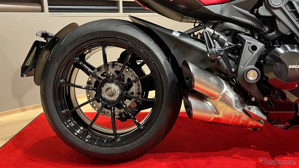 「Ducati meets Poltrona Frau」《写真撮影 後藤 竜甫》