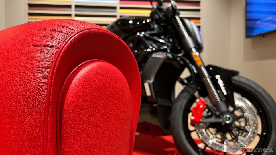 「Ducati meets Poltrona Frau」《写真撮影 後藤 竜甫》