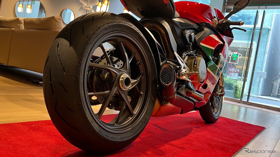 「Ducati meets Poltrona Frau」《写真撮影 後藤 竜甫》