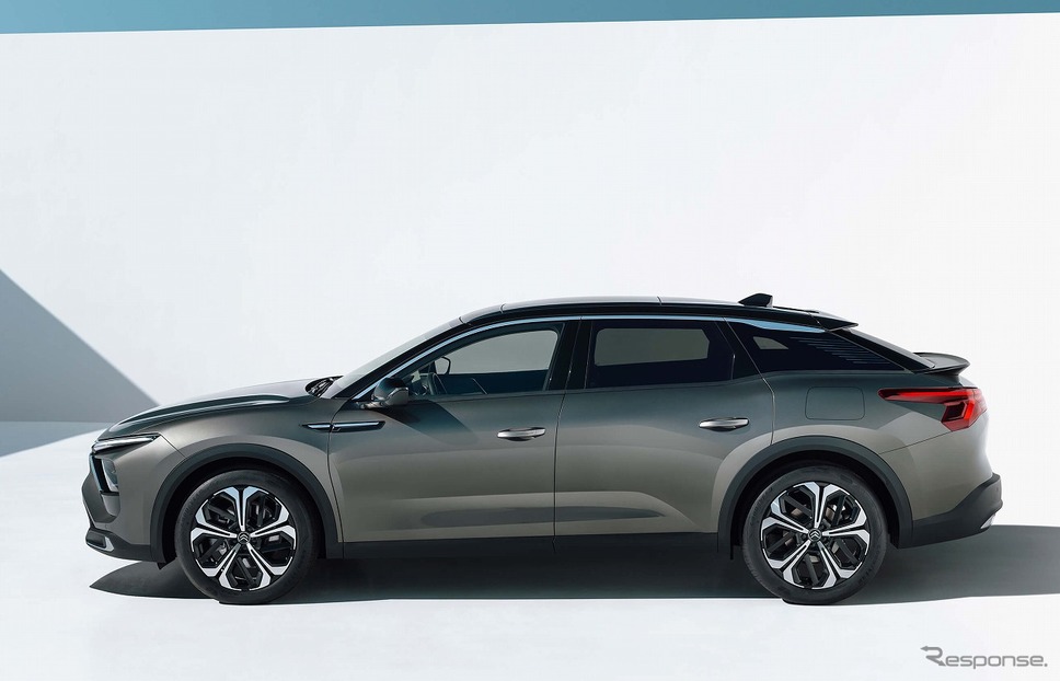 シトロエン C5 X(欧州仕様)《写真提供 ステランティスジャパン》