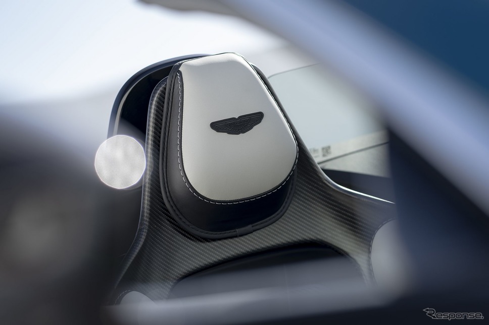 アストンマーティン V12 ヴァンテージ・ロードスター 新型《photo by Aston Martin》