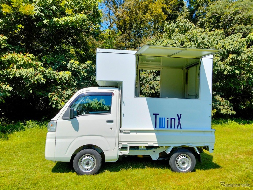 軽トラ専用キッチンカーシェル TwinX 2《写真提供 自遊空間》