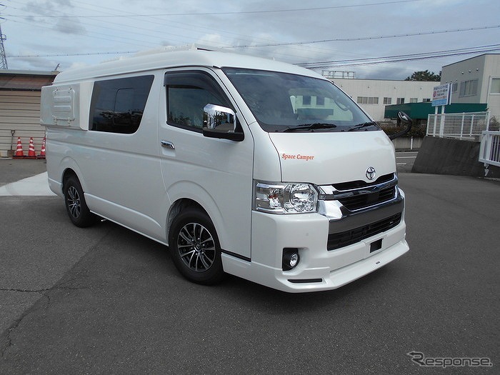 スペースキャンパーB-COOL(キャンピングカー長野)《写真提供 横浜キャンピングカーショー2022実行委員会》