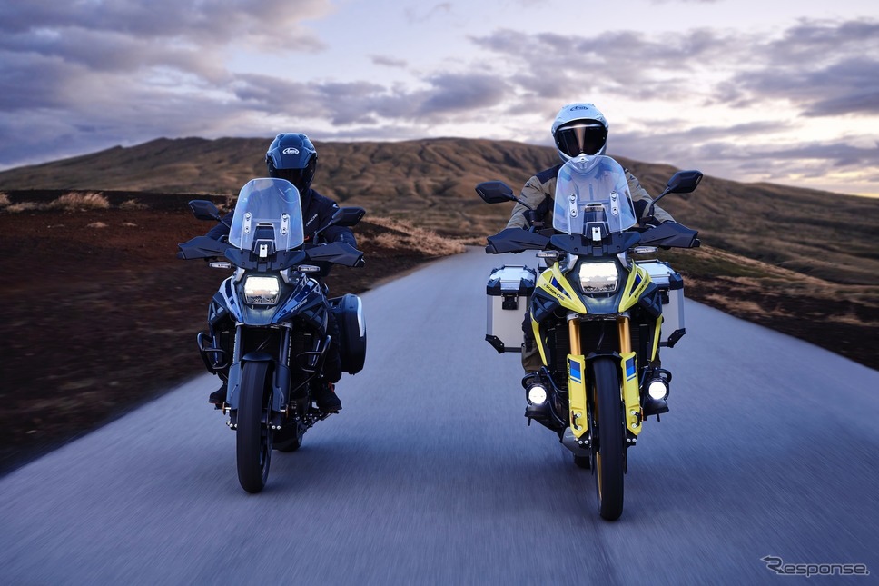 Vストローム1050DE 用品装着車(黄)とVストローム1050(青)《写真提供 スズキ》