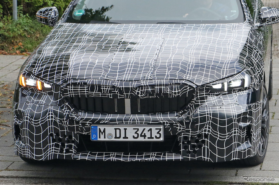 BMW 5シリーズ 次期型プロトタイプ(スクープ写真)《APOLLO NEWS SERVICE》