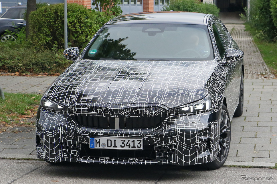 BMW 5シリーズ 次期型プロトタイプ(スクープ写真)《APOLLO NEWS SERVICE》