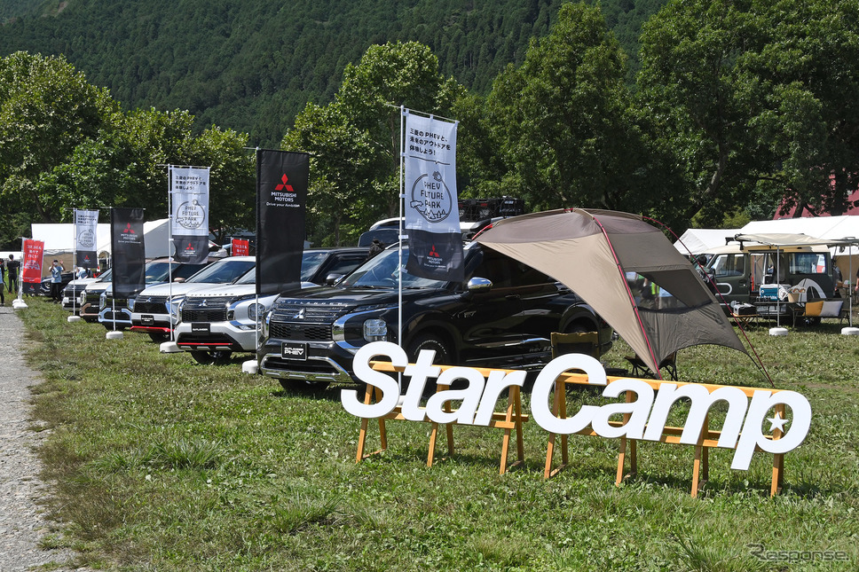 三菱の電動車展示コーナー。コンセプトカーも並んだ《写真撮影 諸星陽一》