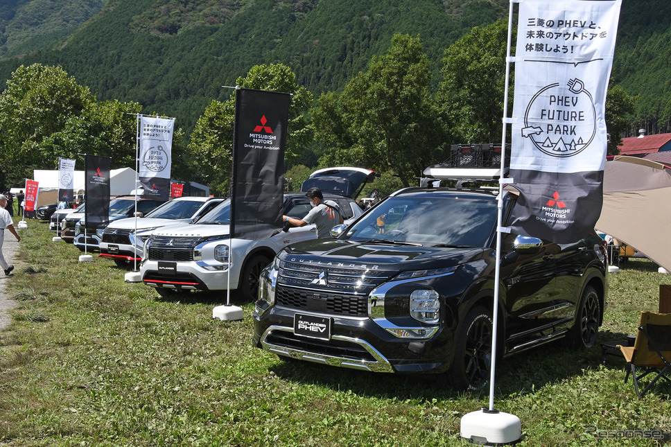 三菱の電動車展示コーナー。コンセプトカーも並んだ《写真撮影 諸星陽一》