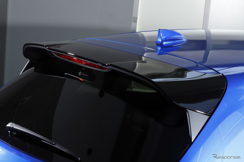 テールゲートスポイラー(ホンダ ZR-V 純正アクセサリー)《写真撮影 小林岳夫》