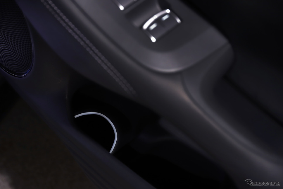 ドアポケットイルミネーション(ホンダ ZR-V 純正アクセサリー)《写真撮影 小林岳夫》