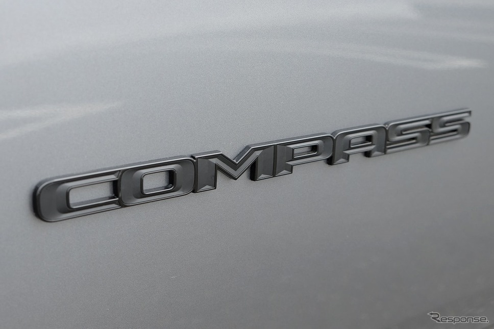 COMPASSバッジ《写真提供 Jeep》