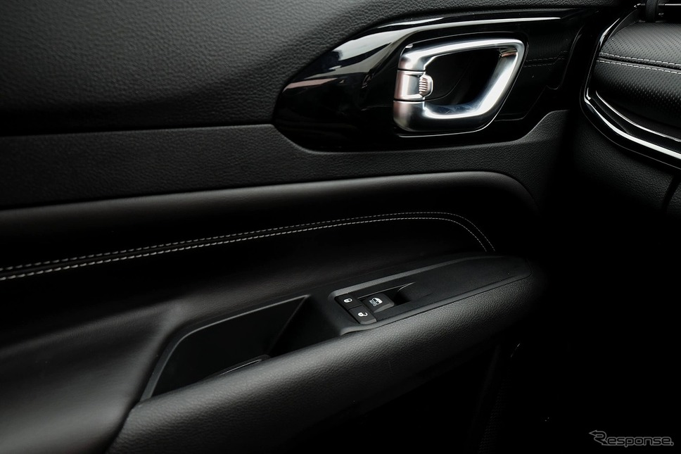 ナイトイーグル専用ドアパネル《写真提供 Jeep》